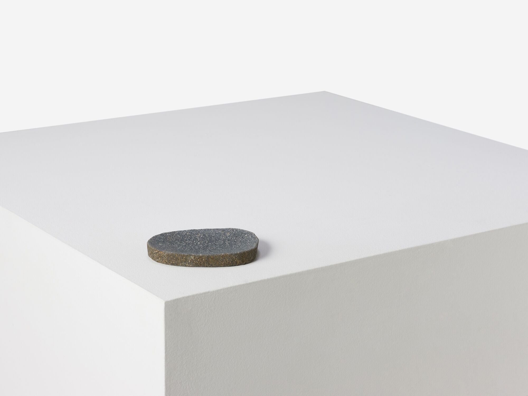 Natural stone platform plate left angle view
